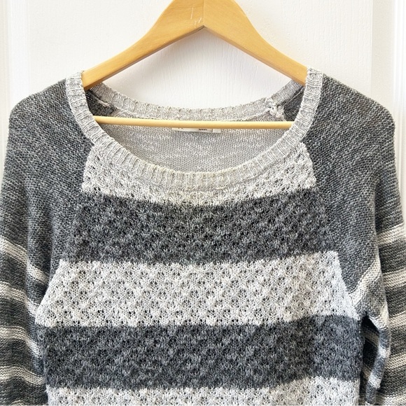 Ricki’s Sweater Lightweight Open Weave Cotton Grey Stripes Size Small - Picture 4 of 15